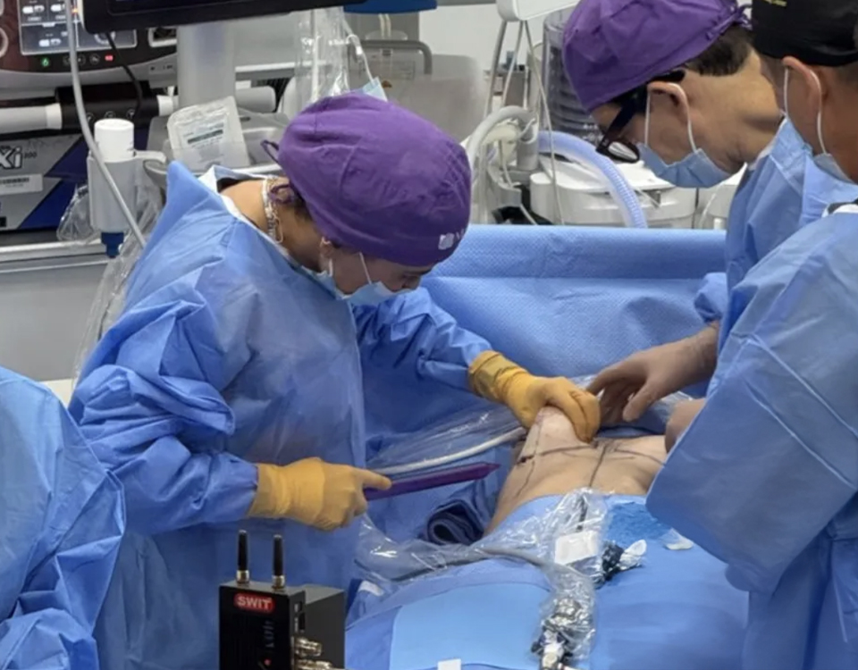 Doctors performing Motiva Preserve Treatment at Restora Austin Plastic Surgery Center in Austin, TX